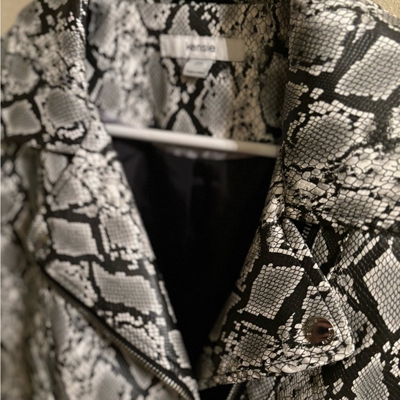 Kensie Python Snake Print Jacket (Crop) - size Medium - Picture 9 of 11
